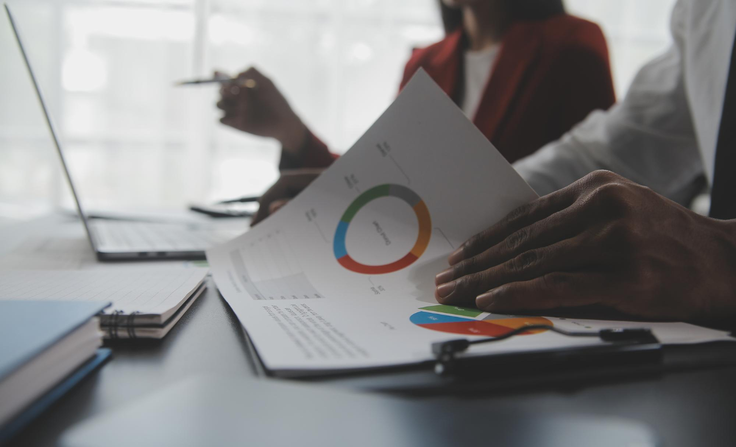 Analyse & recommandations (tendances, alertes, décisions)