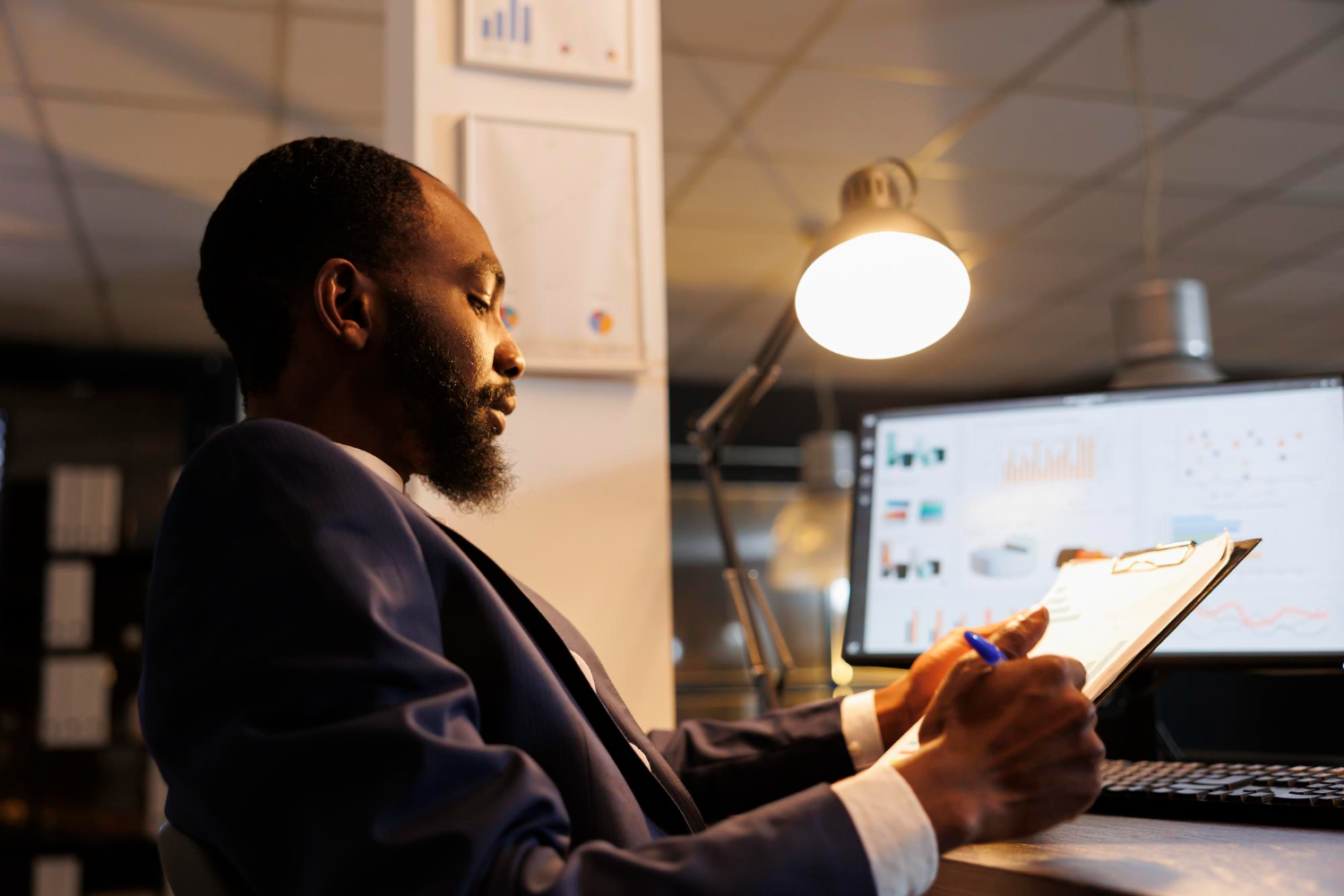 Validation multi-niveaux (maker-checker)